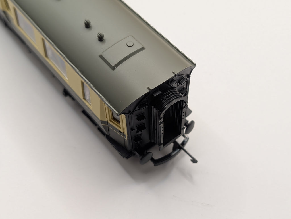 Hornby OO Gauge R4139B GWR Centenary Brake Third Coach '4575' - Boxed Chocolate & Cream
