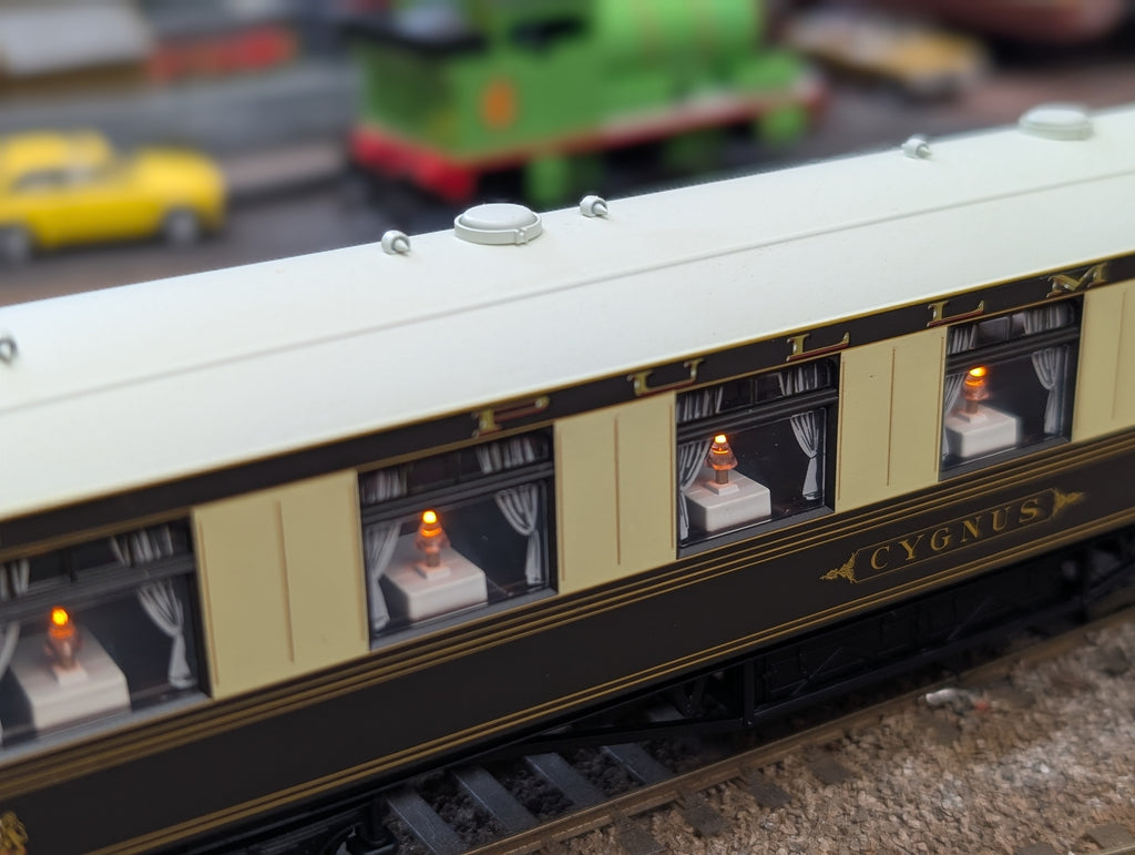 Hornby OO Gauge Super-Detail Pullman 3-Coach Pack (Cygnus, Minerva, Ibis) with Working Table Lamps - VSOE R1038 Split Set