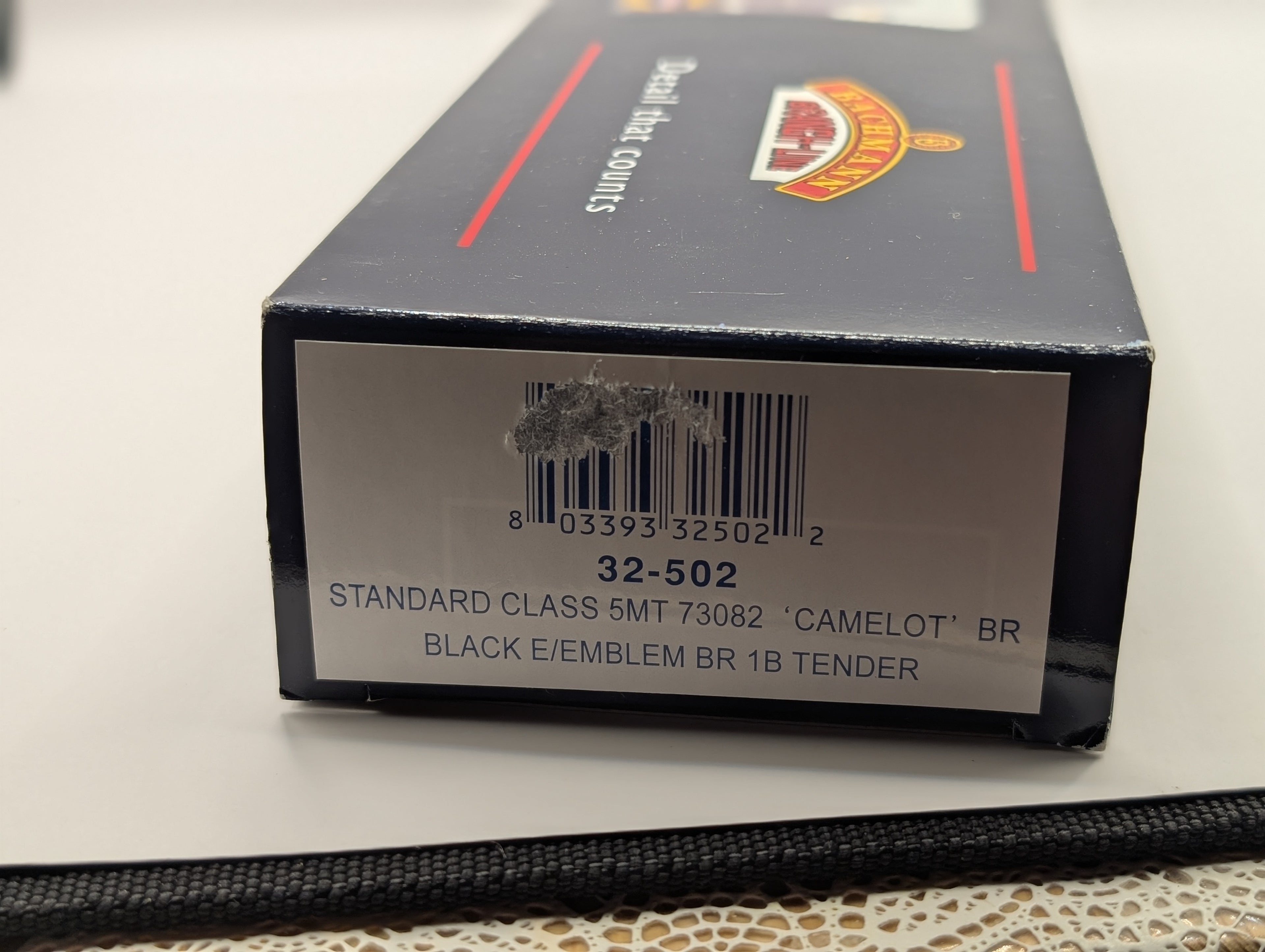 Bachmann 32-502 Standard Class 5MT 73082 "Camelot" BR Black Early Emblem (Boxed, Good/Runs OK)