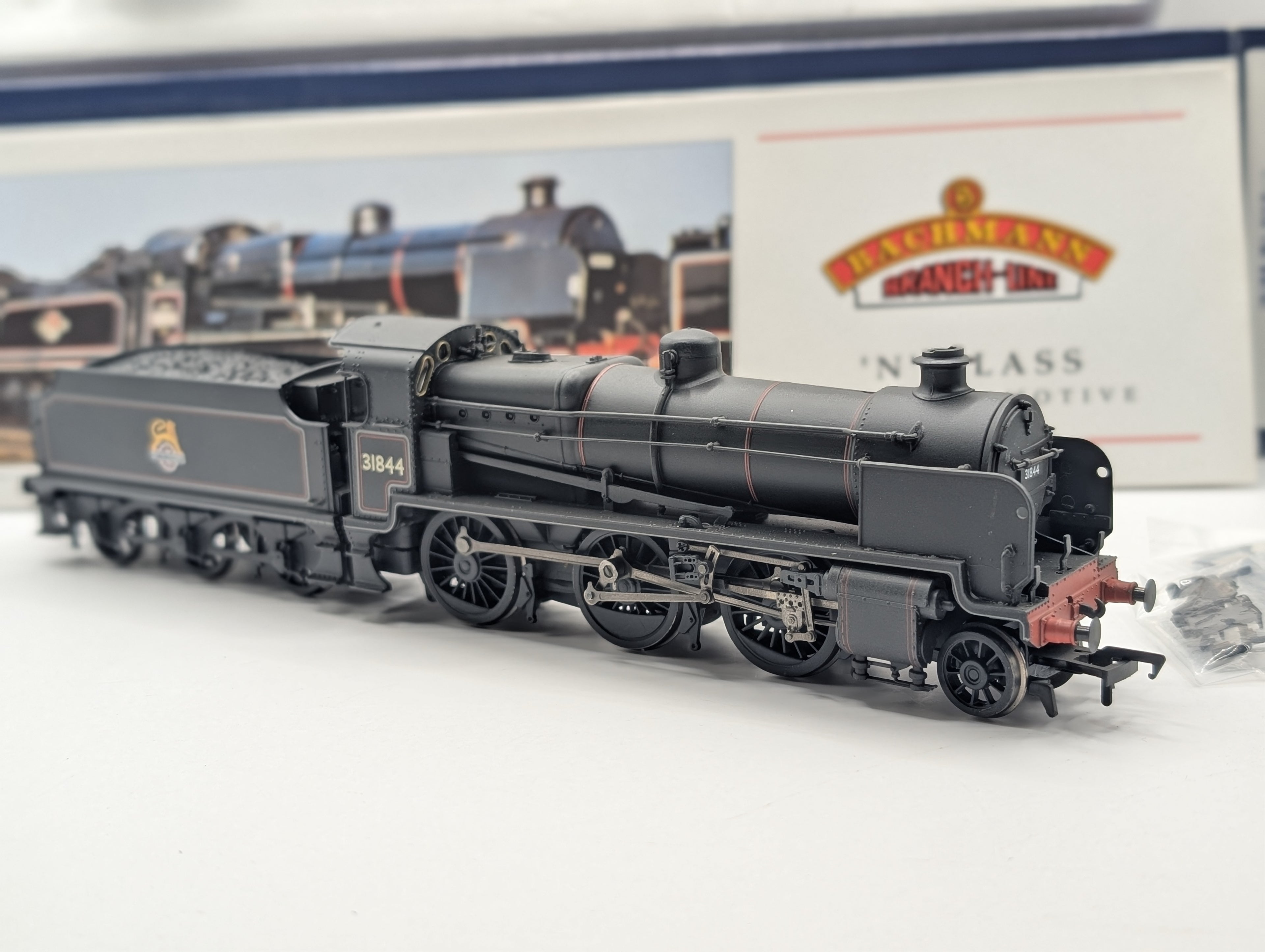 Pre-owned Bachmann Branchline 32-156 N Class 2-6-0 Locomotive - 31844 in BR Lined Black (Early Emblem, Factory Weathered, OO Scale)