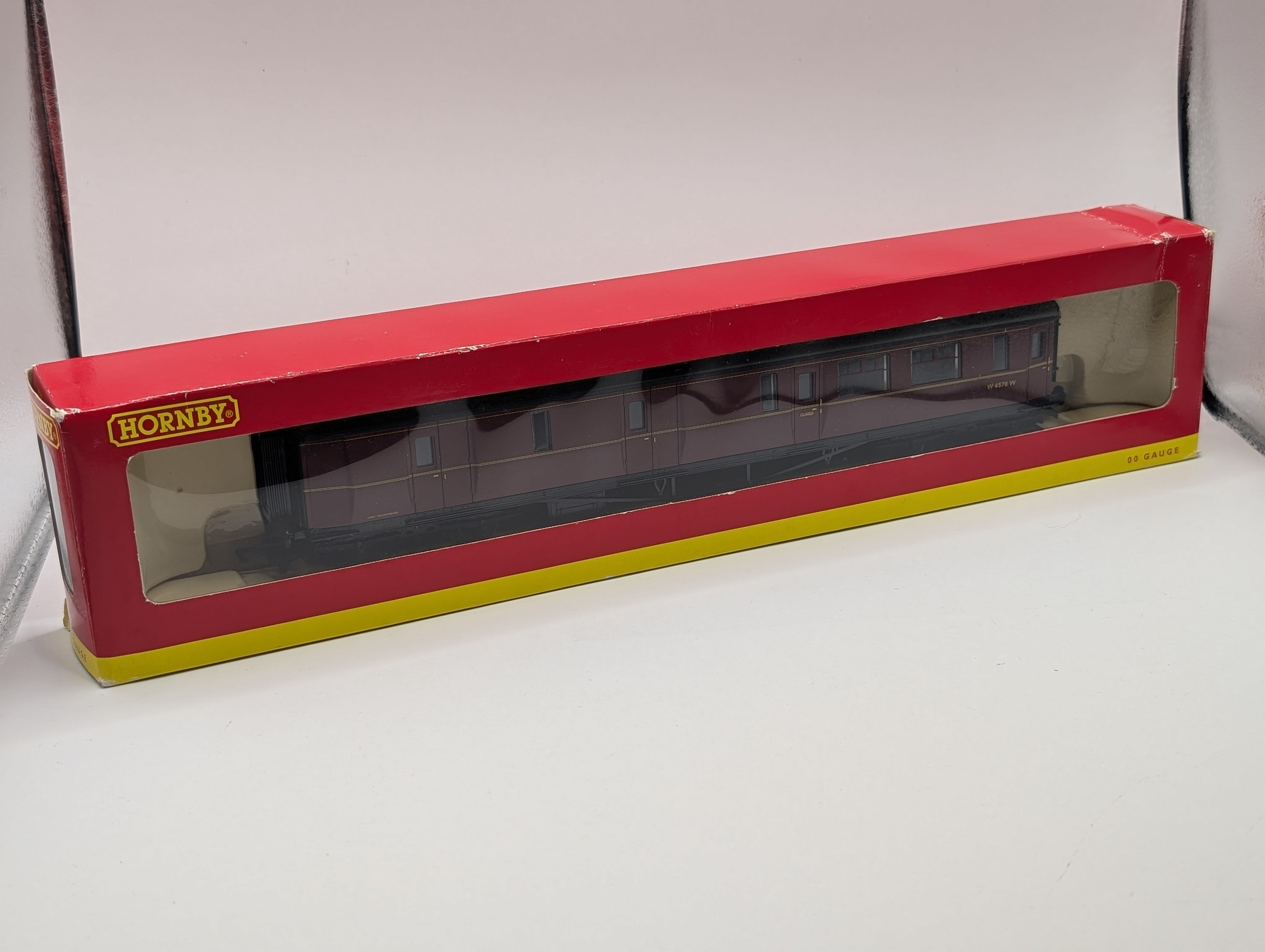Hornby OO Gauge R4290 BR Centenary Brake Coach 'W4578W' - Boxed Maroon Livery