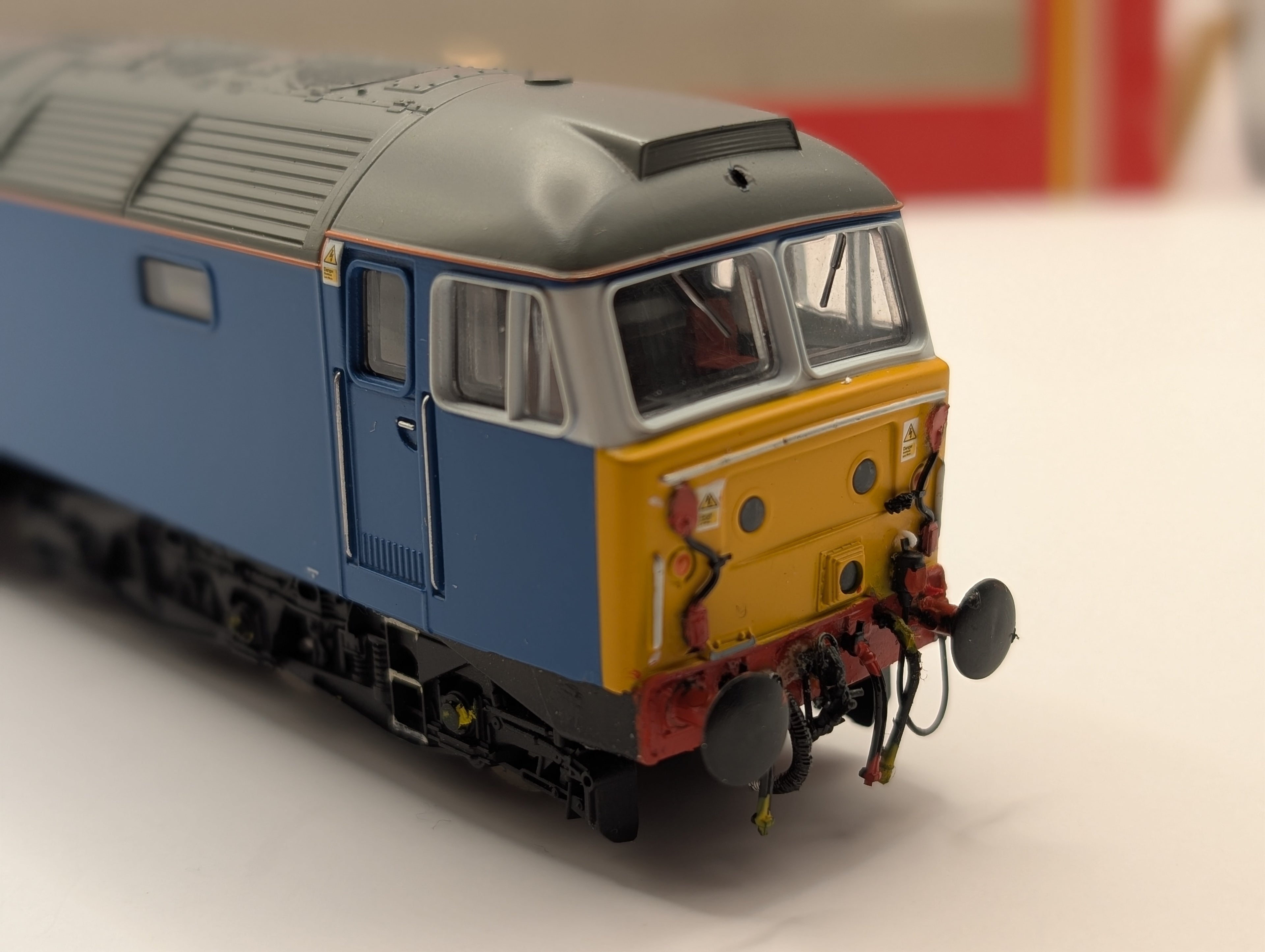 Hornby OO Gauge Class 47 Diesel 47709 "Dionysos" – Blue Pullman Livery – Detailed & Tested Runner (Upgraded 5-Pole Motor)