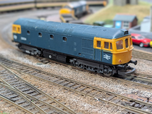 Pre-owned Lima L205114b OO gauge Class 33 33024 in BR blue