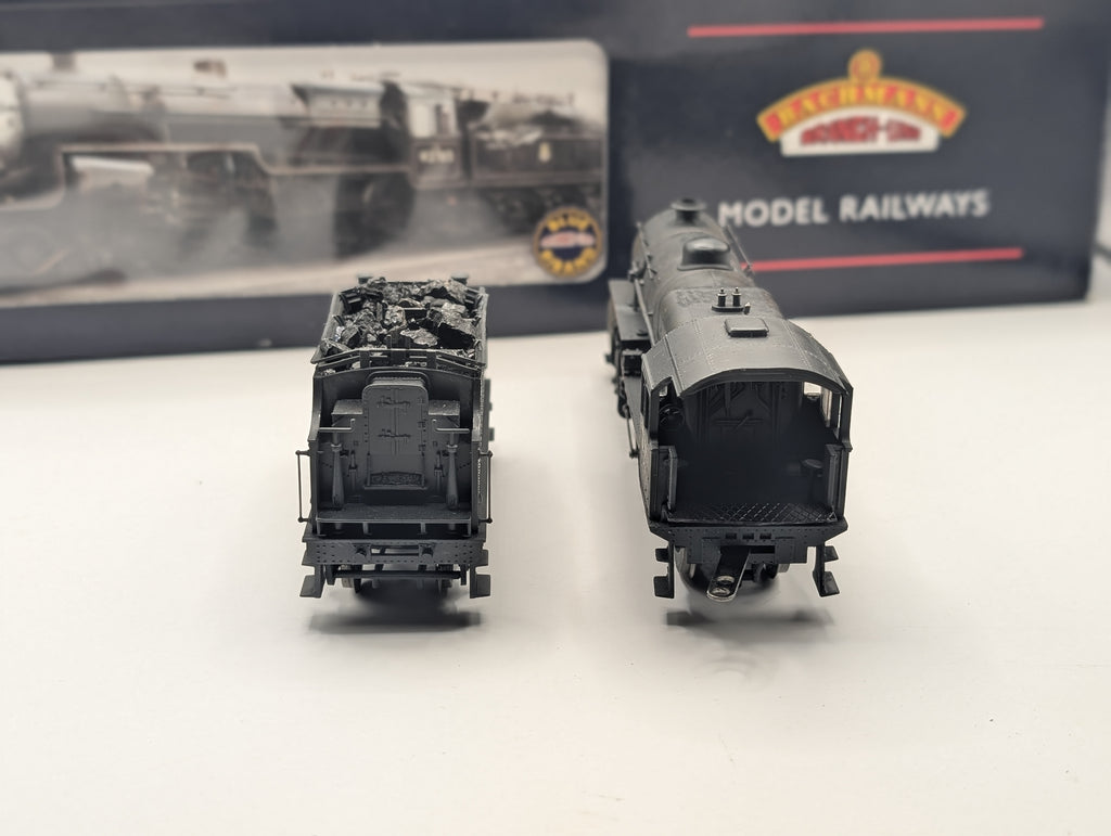 Bachmann 32-179 Crab 42763 BR Lined Black Early Emblem Weathered OO Gauge Boxed