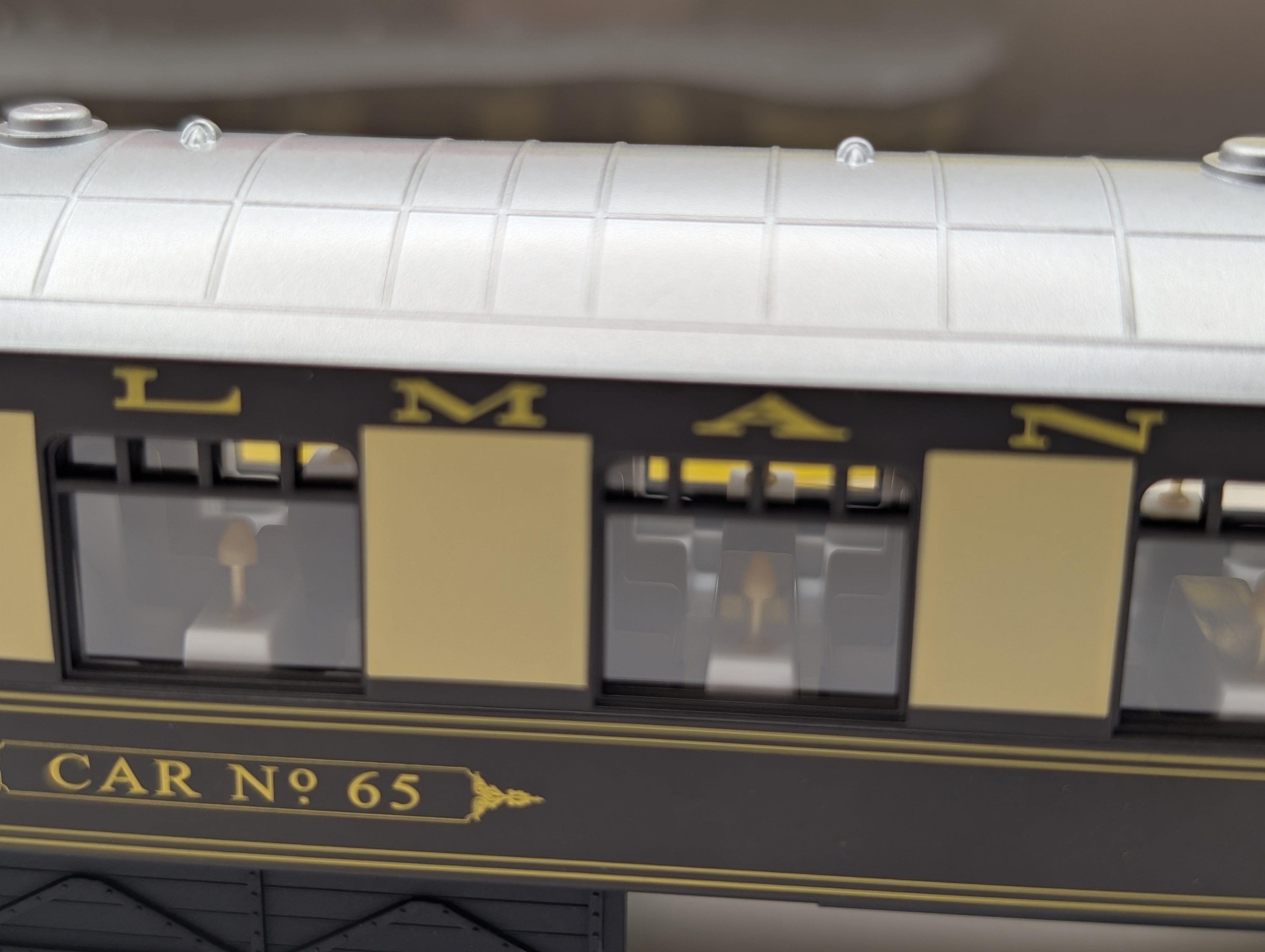 Hornby Railroad R4313 OO Gauge Pullman Brake Car "Car No. 65" – Pre-Owned, Excellent Boxed Condition