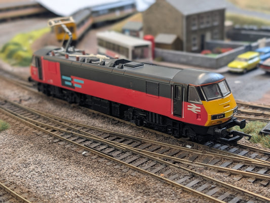 Pre-owned Hornby R062 Class 90 Class 90 90018 in RES livery, unboxed, OO gauge